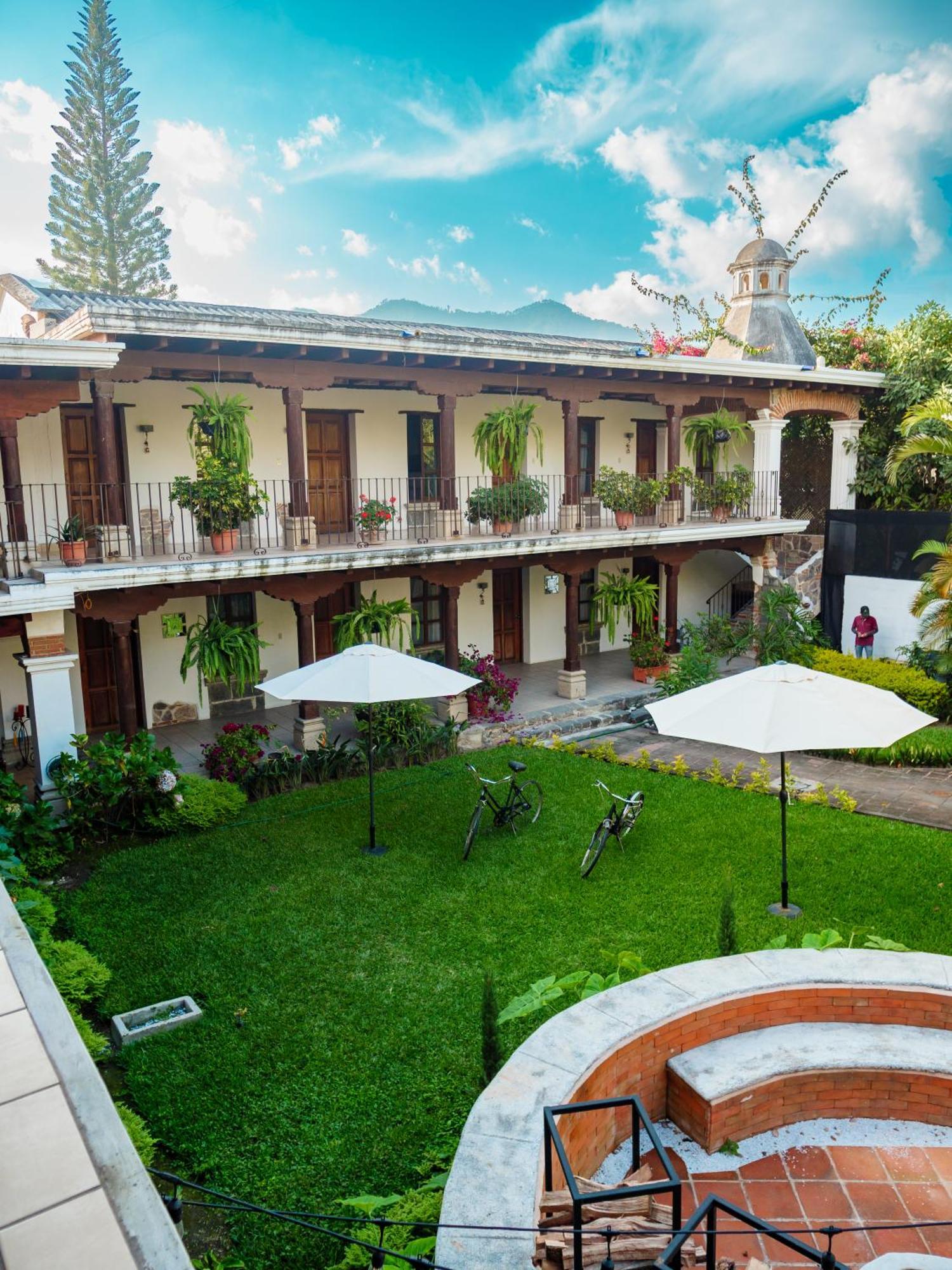 Hotel Cacique Real Antigua Exterior photo
